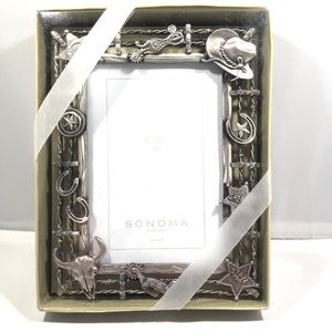 COWBOY WESTERN METAL PHOTO FRAME. Holds a 4” x 6” photo.